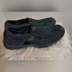 SKECHERS breathe easy Womens Size 6 shoes gray lace relaxed